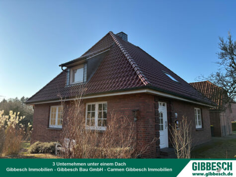 EFH auf weitläufigem Grundstück – zentral gelegen und dennoch im Grünen, 23863 Bargfeld-Stegen, Einfamilienhaus