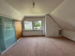 Zimmer 5 mit Einbauten - Gartenidylle. Zuhause. Großhansdorf. Top gepfl. EFH mit Elterntrakt, Keller, Garage, Wohlfühlgarten