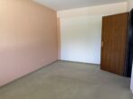 Zimmer OG - Gepflegtes & familienfreundliches Reihenmittelhaus auf schönem Grundstück mit Vollkeller + Garage