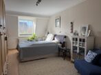 Zimmer OG - Top gepflegt * Vollkeller m. Kelleraußenzugang*großz. S/W-Grdstr. ca. 462 m² *2 Carport´s + Außenpl.