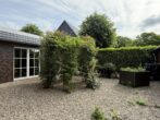 Garten - Energieunabhängiges & modernes Einfamilienhaus mit Blick ins Grüne – Garage + Carport
