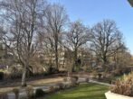 Ausblick - 2,5-Zi.-Whg. mit West-Loggia, Blick ins Grüne, Fahrstuhl – zentral gelegen