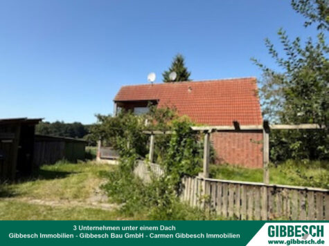Zum Wachküssen – Wiesen und Felder als Nachbarn-1001 m² Grdtck. mit Altbausubstanz u. Nebengebäuden, 23843 Travenbrück / OT Nütschau, Einfamilienhaus