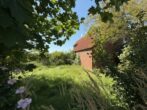 Garten - Zum Wachküssen – Wiesen und Felder als Nachbarn-1001 m² Grdtck. mit Altbausubstanz u. Nebengebäuden