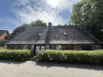 Bild - 1.232 m² Grdstck. * liebevoll restaur. Fachwerkhaus * zentral u. dennoch idyllischer Garten* Carport
