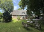 Bild - 1.232 m² Grdstck. * liebevoll restaur. Fachwerkhaus * zentral u. dennoch idyllischer Garten* Carport