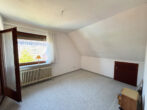 Kind 2 - Familienglück mit Weitblick! EFH, gelungene Aufteilung, Vollkeller, Garage, angrenzend an Wiesen