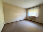 separates Zimmer im EG - Familienglück mit Weitblick! EFH, gelungene Aufteilung, Vollkeller, Garage, angrenzend an Wiesen