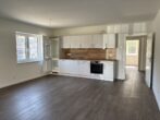 Vergleichsbild Wohnen/Küche - 2,5-Zimmer-Wohnung mit Balkon * helle und moderne Ausstattung