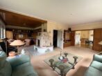Wohn-/Lese-/Eßzimmer - 2.038 m² Grdstck. * attrakt. Bauplatz i. 2. Reihe + sehr gepfl. Bestandsimmob.-Mehrgenerationswohnen