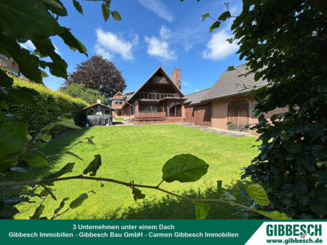 Drei Einheiten, ein Grundstück, unzählige Perspektiven! Ein besonderes Ensemble mit Charakter, 23869 Elmenhorst, Zweifamilienhaus