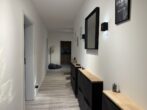 Flurbereich - Top renovierte 3-Zi.-Whg. * ruhige Citylage *TG-Stellpl.* Balkon * toller Grundriss Endetage II.OG