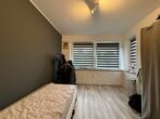 Zimmer 2 - Top renovierte 3-Zi.-Whg. * ruhige Citylage *TG-Stellpl.* Balkon * toller Grundriss Endetage II.OG